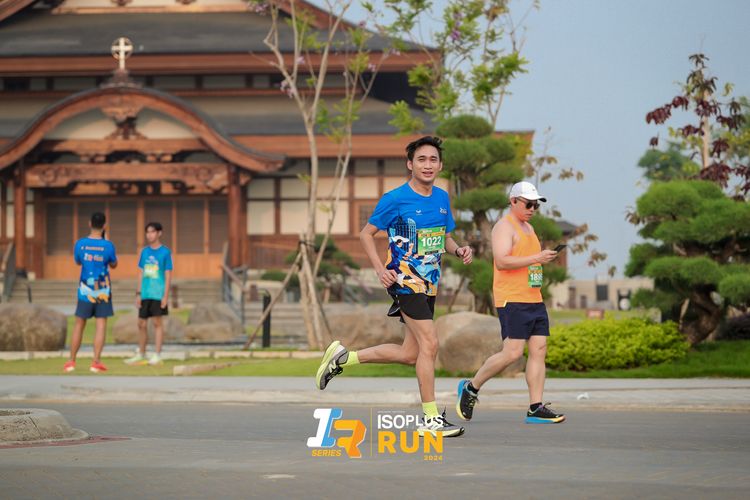 Race photo from ISOPlus Run 2024 Jakarta