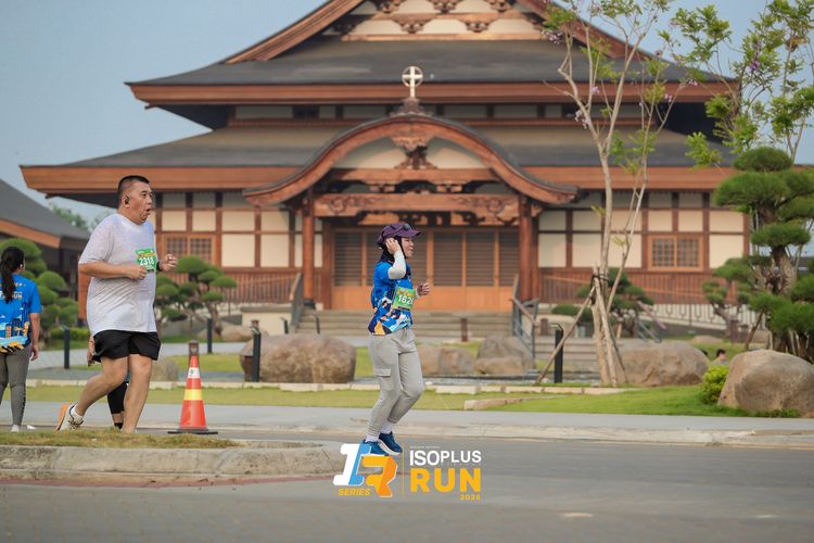 Race photo from ISOPlus Run 2024 Jakarta