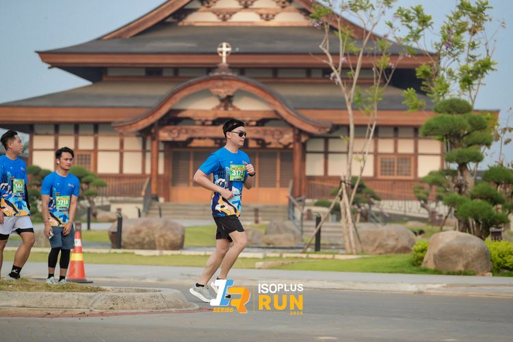 Race photo from ISOPlus Run 2024 Jakarta