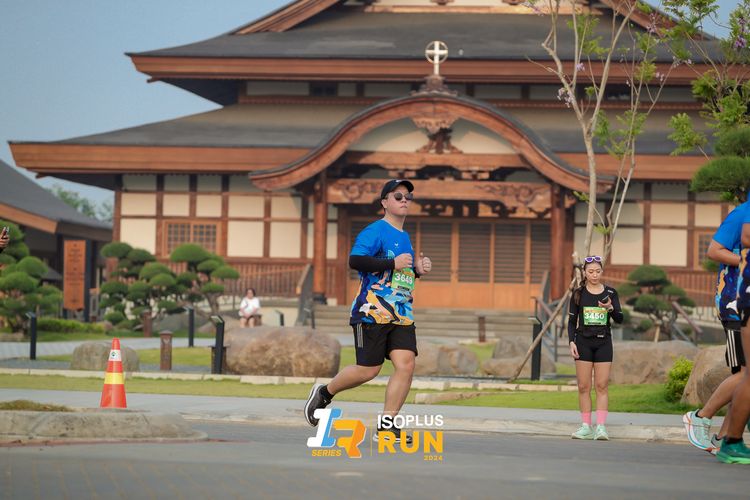 Race photo from ISOPlus Run 2024 Jakarta