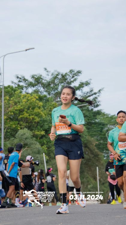 Race photo from Arutmin Borneo Run 2024