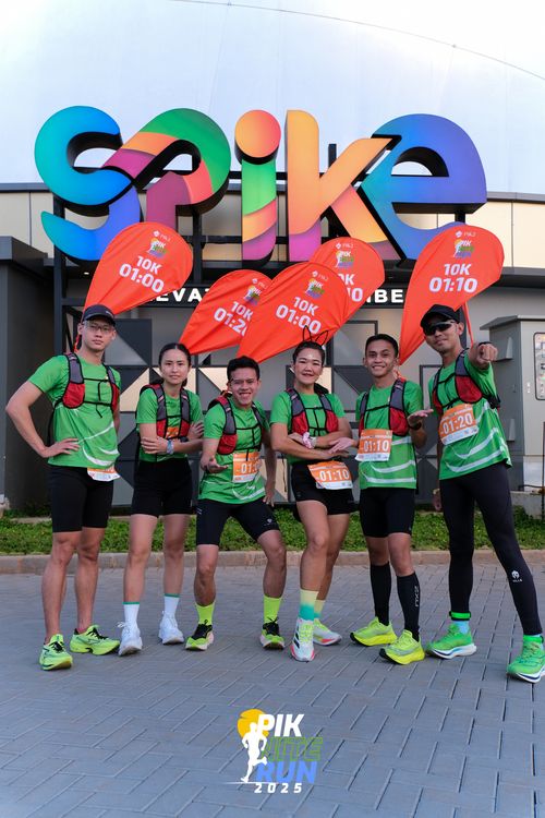 Race photo from PIK NITE RUN 2025