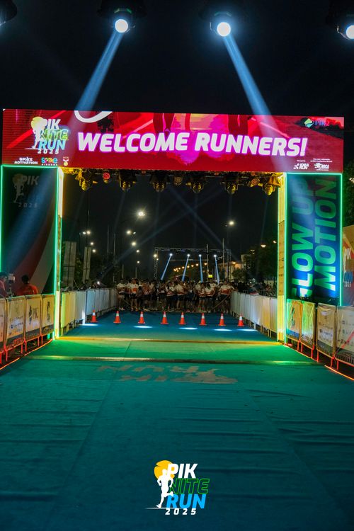 Race photo from PIK NITE RUN 2025