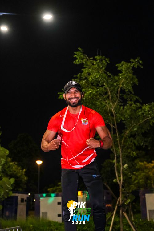 Race photo from PIK NITE RUN 2025