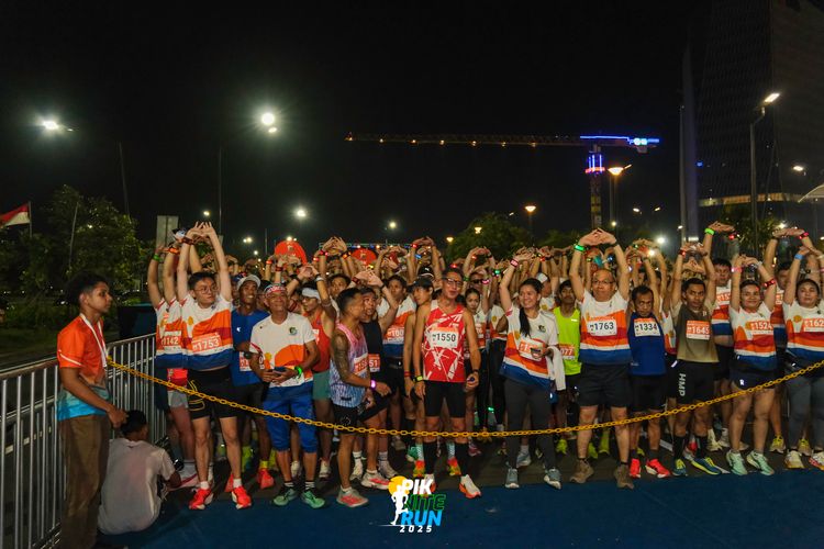 Race photo from PIK NITE RUN 2025
