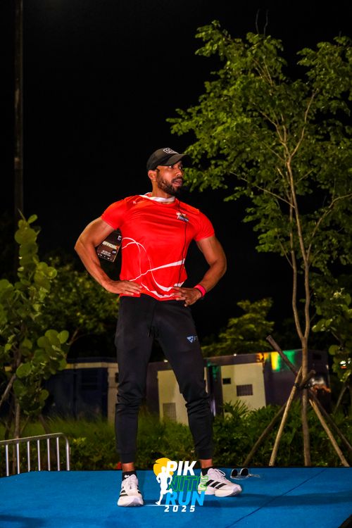 Race photo from PIK NITE RUN 2025