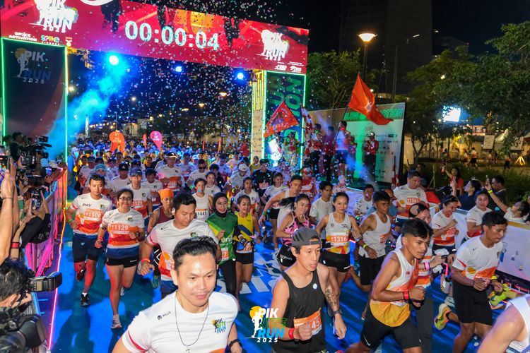 Race photo from PIK NITE RUN 2025