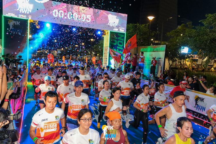Race photo from PIK NITE RUN 2025