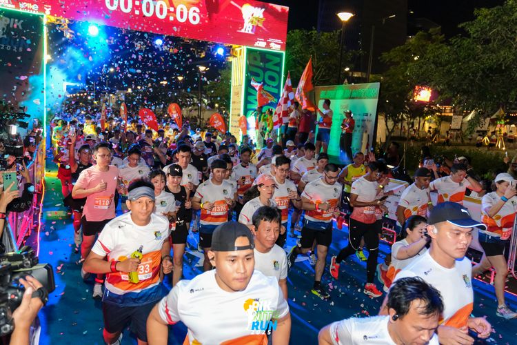 Race photo from PIK NITE RUN 2025