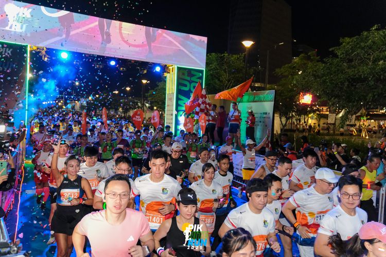 Race photo from PIK NITE RUN 2025