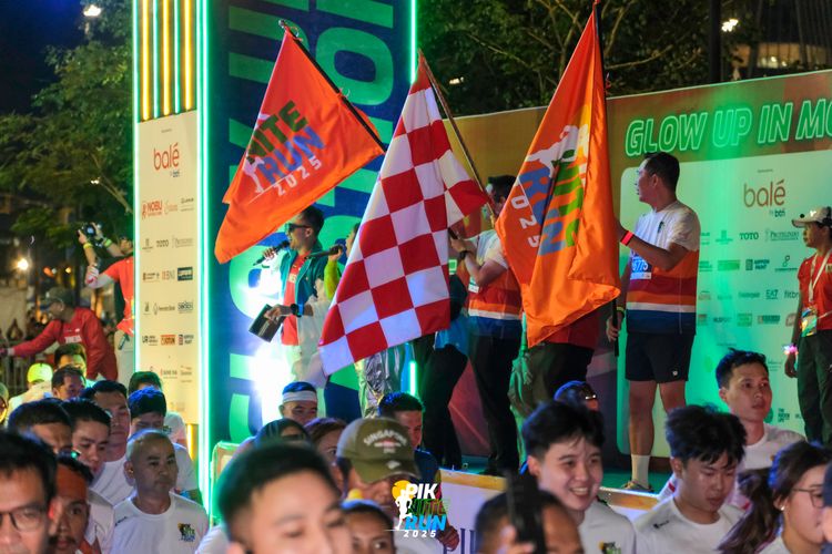 Race photo from PIK NITE RUN 2025