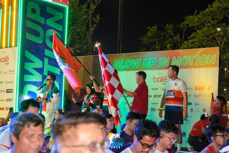 Race photo from PIK NITE RUN 2025