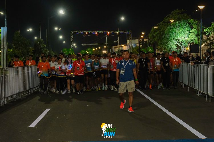 Race photo from PIK NITE RUN 2025