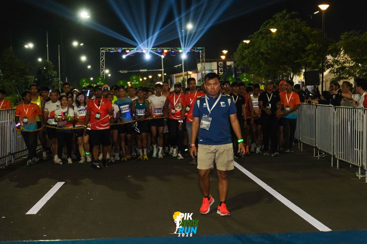 Race photo from PIK NITE RUN 2025