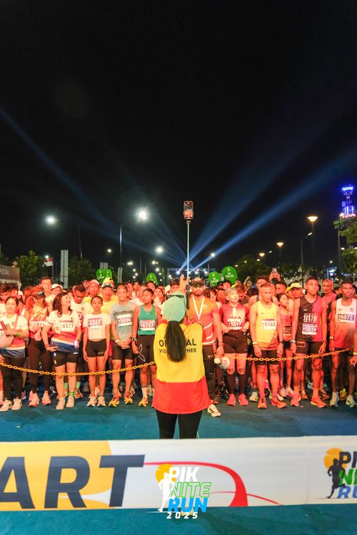 Race photo from PIK NITE RUN 2025