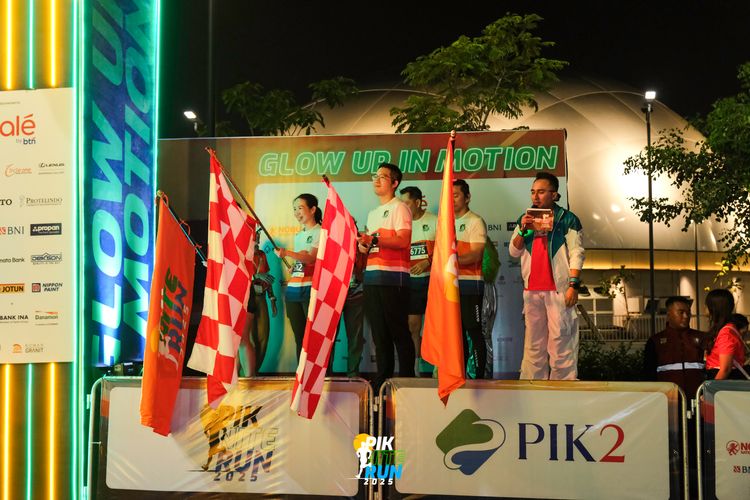 Race photo from PIK NITE RUN 2025