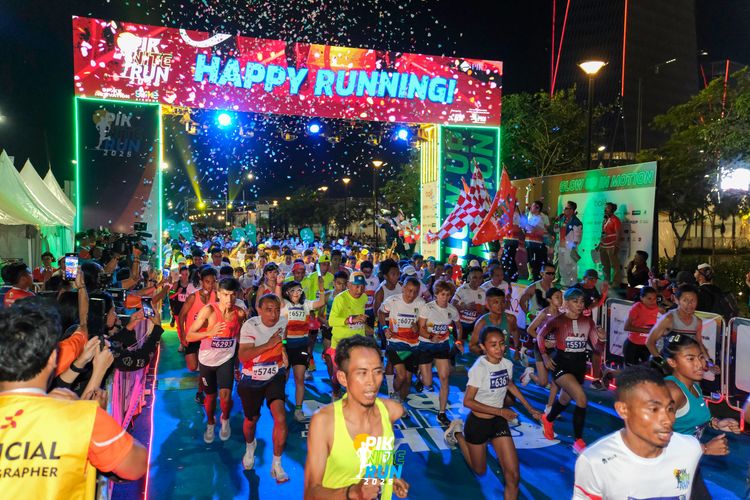 Race photo from PIK NITE RUN 2025