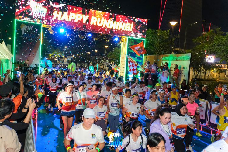 Race photo from PIK NITE RUN 2025