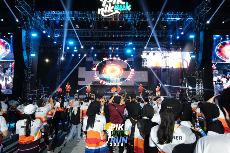Race photo from PIK NITE RUN 2025