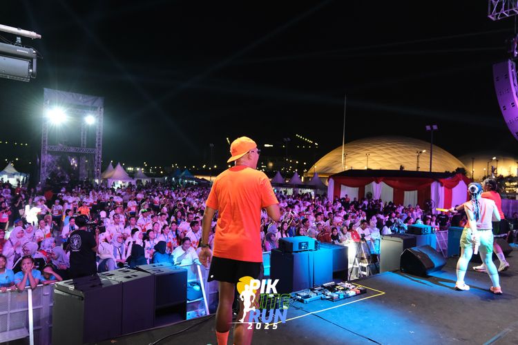 Race photo from PIK NITE RUN 2025