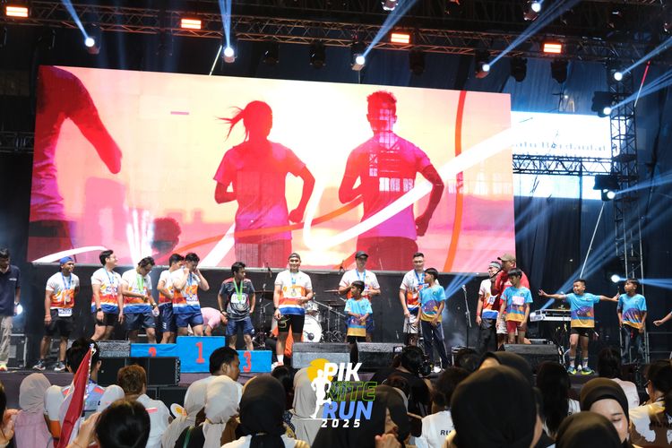 Race photo from PIK NITE RUN 2025