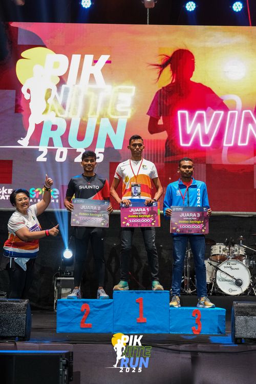 Race photo from PIK NITE RUN 2025