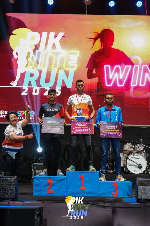 Race photo from PIK NITE RUN 2025