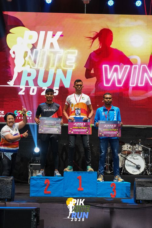 Race photo from PIK NITE RUN 2025