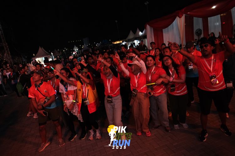 Race photo from PIK NITE RUN 2025