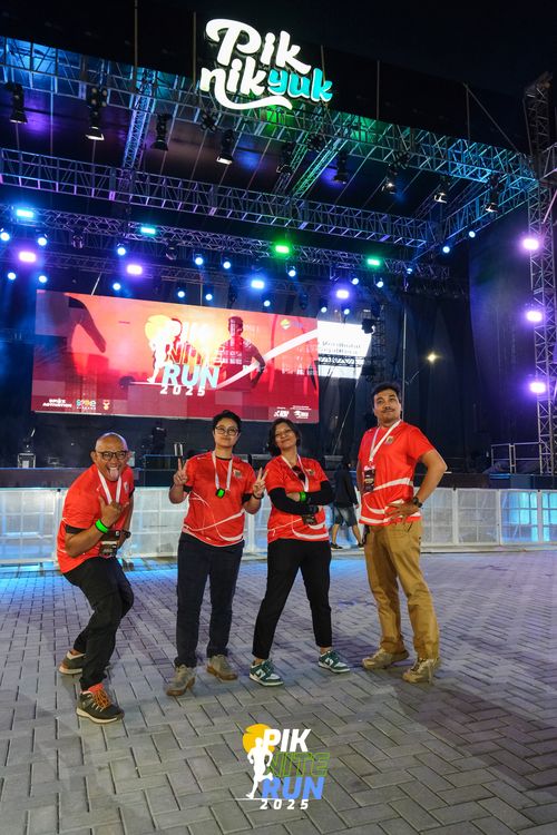 Race photo from PIK NITE RUN 2025