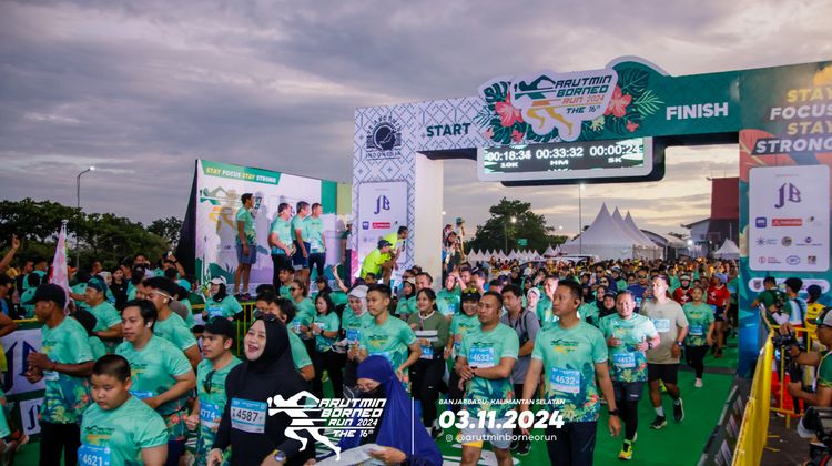 Race photo from Arutmin Borneo Run 2024