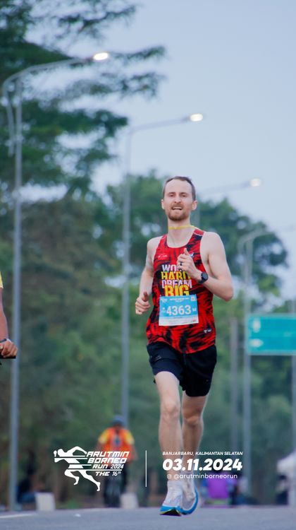 Race photo from Arutmin Borneo Run 2024
