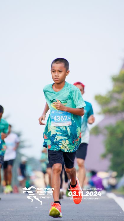 Race photo from Arutmin Borneo Run 2024