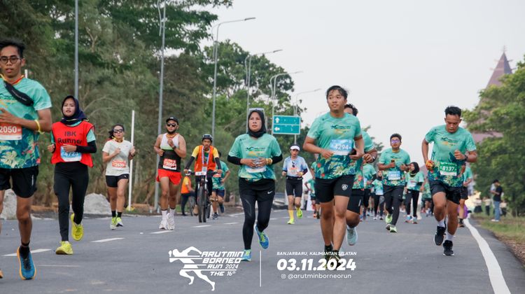Race photo from Arutmin Borneo Run 2024
