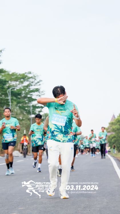 Race photo from Arutmin Borneo Run 2024