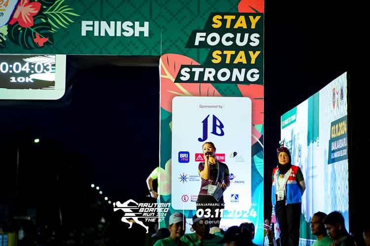 Race photo from Arutmin Borneo Run 2024