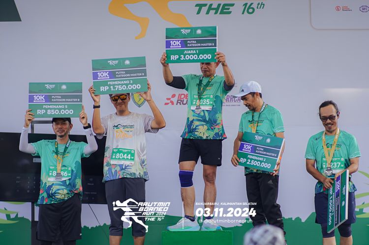 Race photo from Arutmin Borneo Run 2024