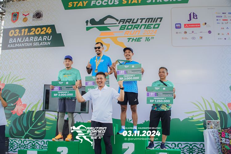 Race photo from Arutmin Borneo Run 2024