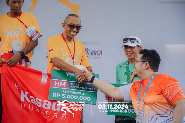 Race photo from Arutmin Borneo Run 2024