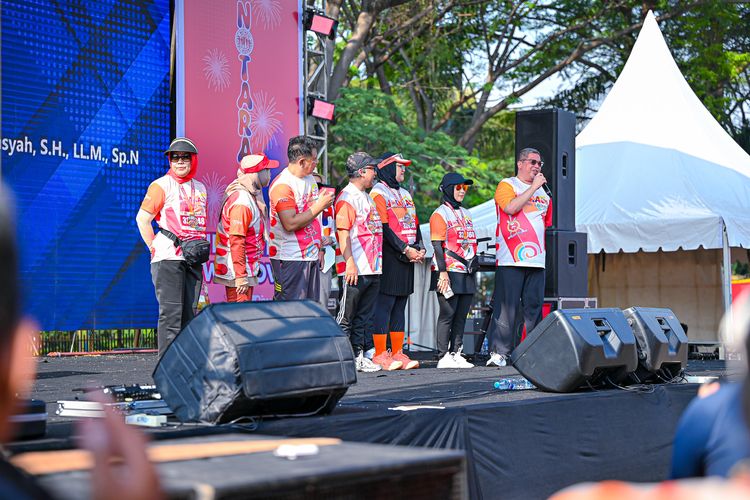 Race photo from NOTARACE 2025