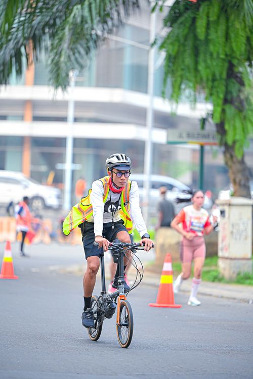 Race photo from NOTARACE 2025