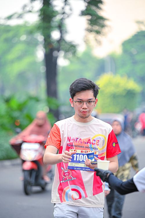 Race photo from NOTARACE 2025