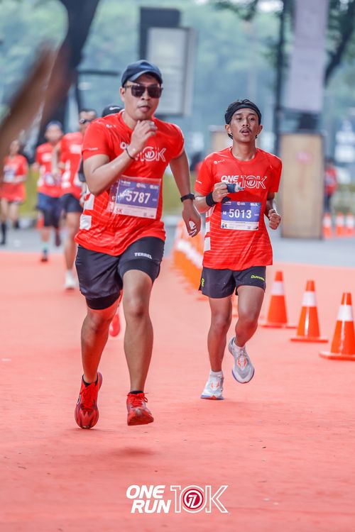 Race photo from ONE RUN 10K 2025