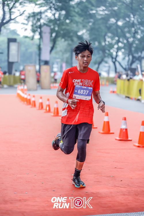 Race photo from ONE RUN 10K 2025