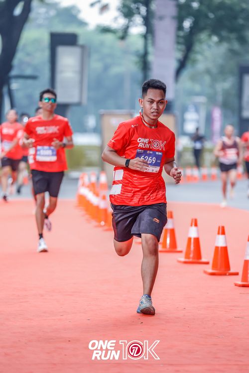 Race photo from ONE RUN 10K 2025