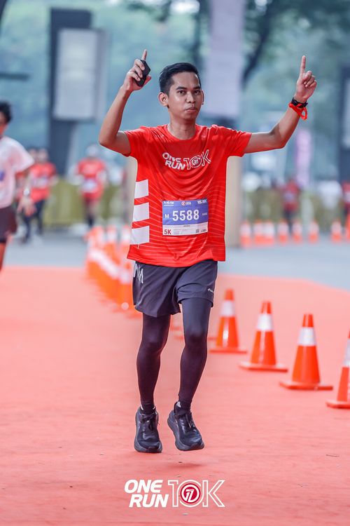 Race photo from ONE RUN 10K 2025