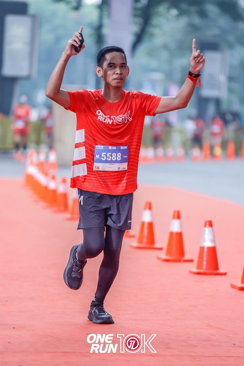 Race photo from ONE RUN 10K 2025