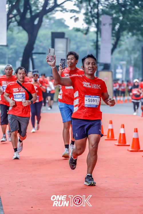 Race photo from ONE RUN 10K 2025