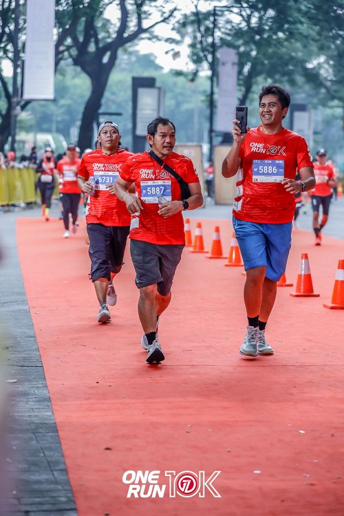 Race photo from ONE RUN 10K 2025