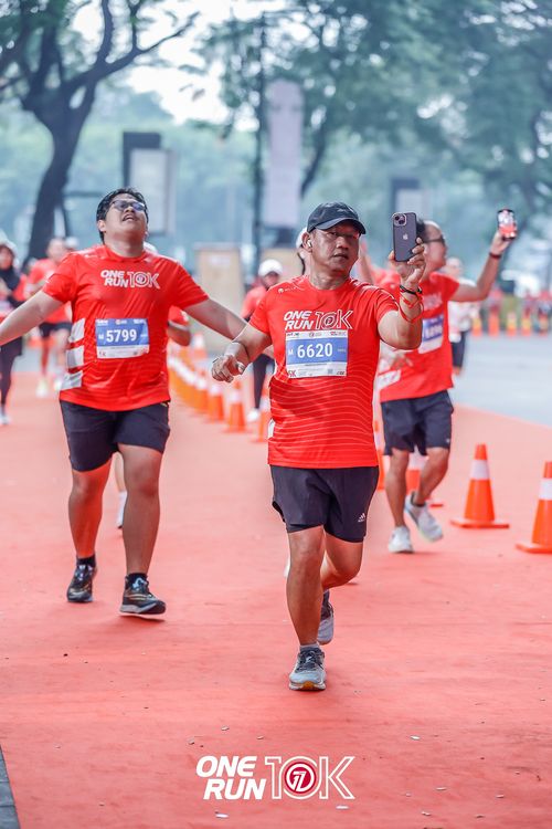 Race photo from ONE RUN 10K 2025